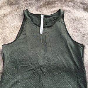 LULULEMON key hole tank